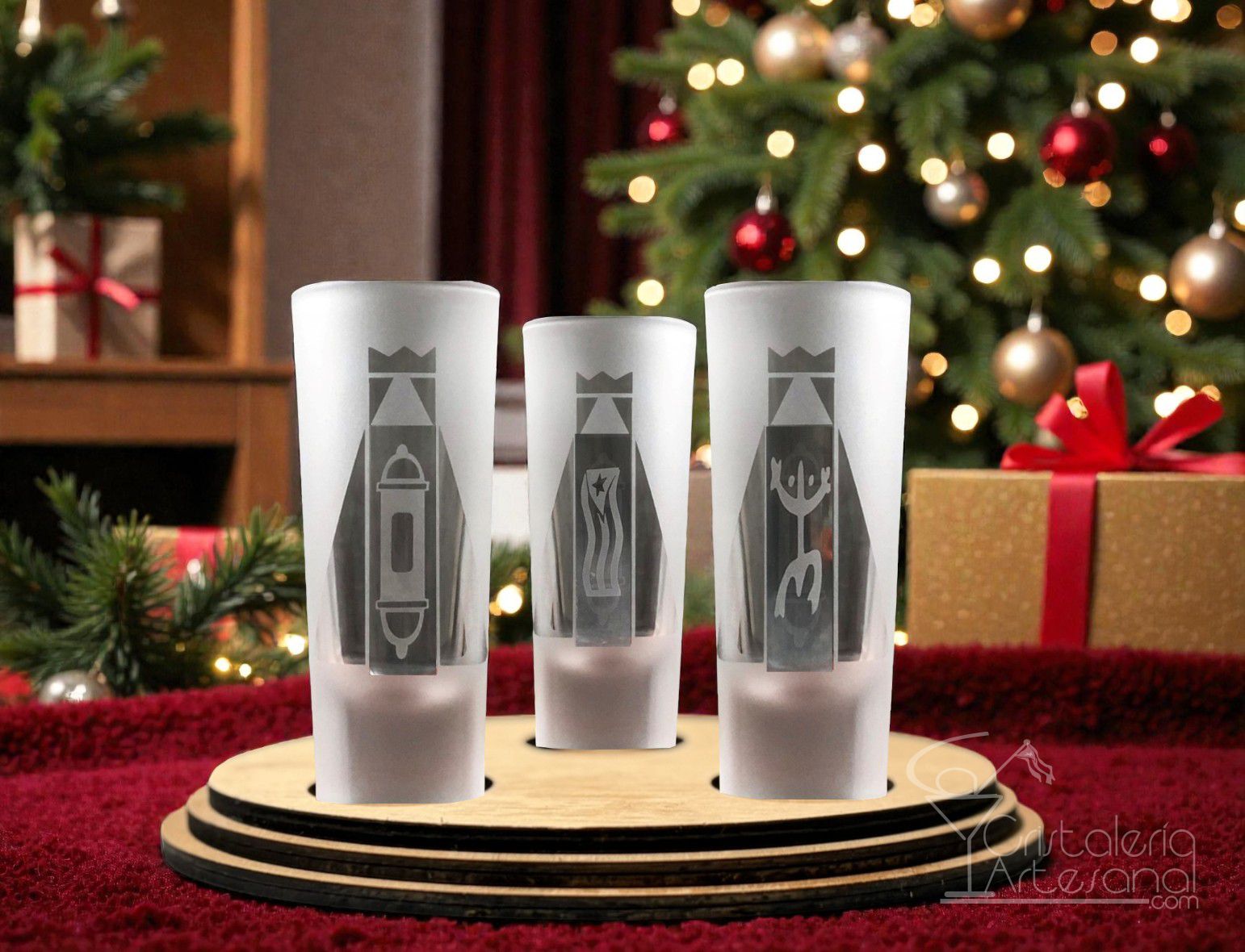 Juego de Tequileros 1.5oz Reyes Culturales y base madera.