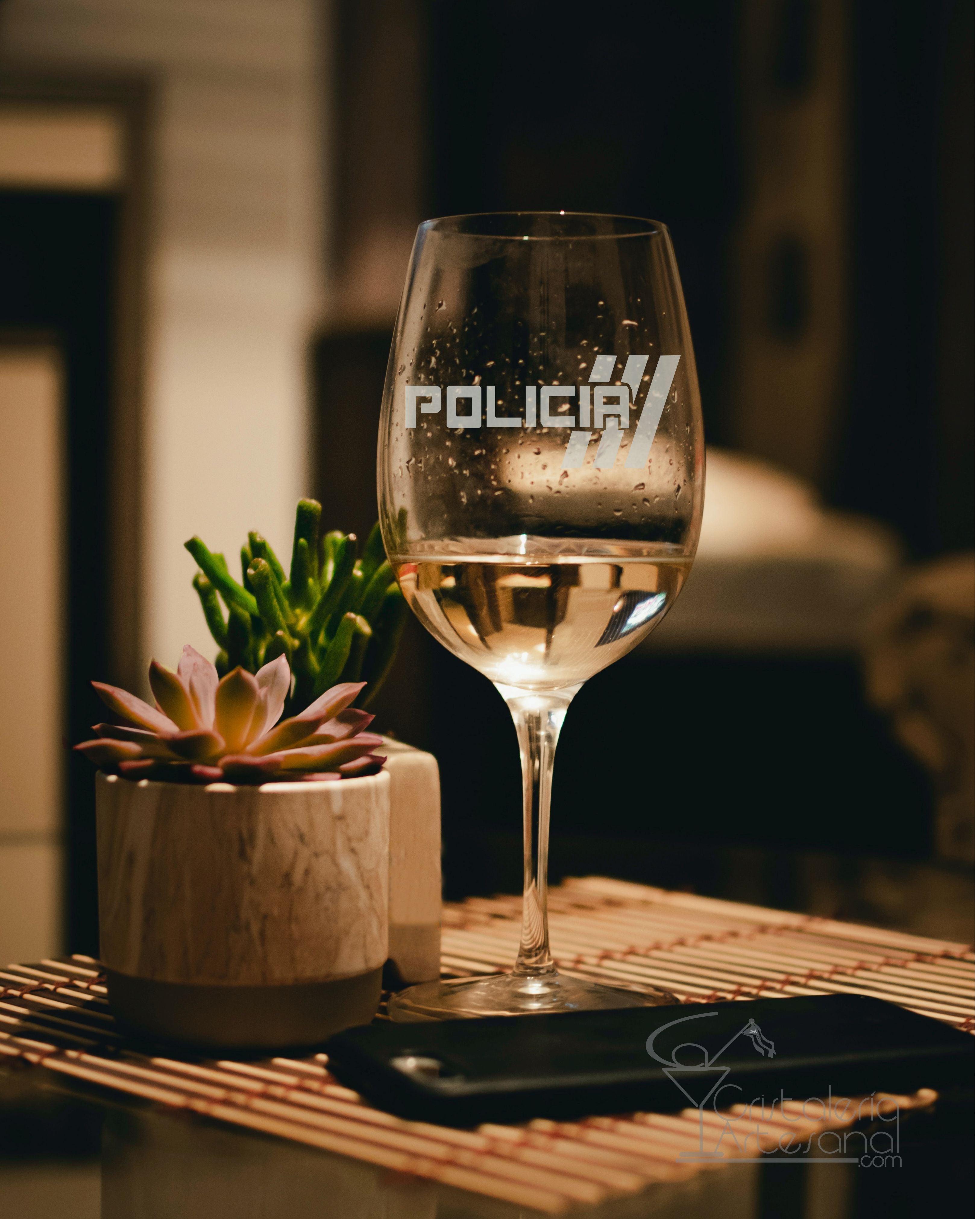 Policía Storsint Wine Glass